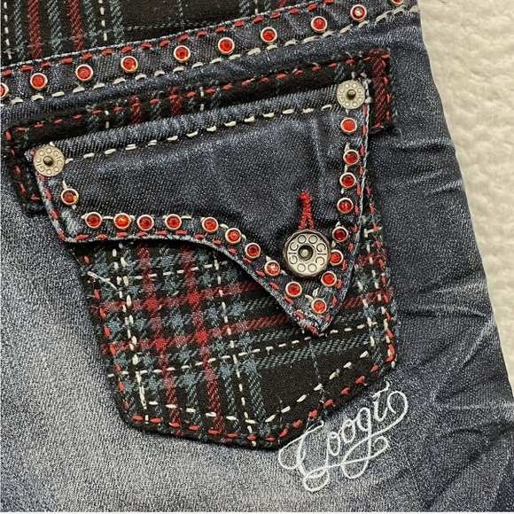 Coogi Sweater and jeans set - Picture 10 of 10